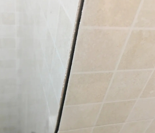 福鼎瓷砖空鼓维修公司分享阳台瓷砖脱落的修复过程可以分为以下几个步骤